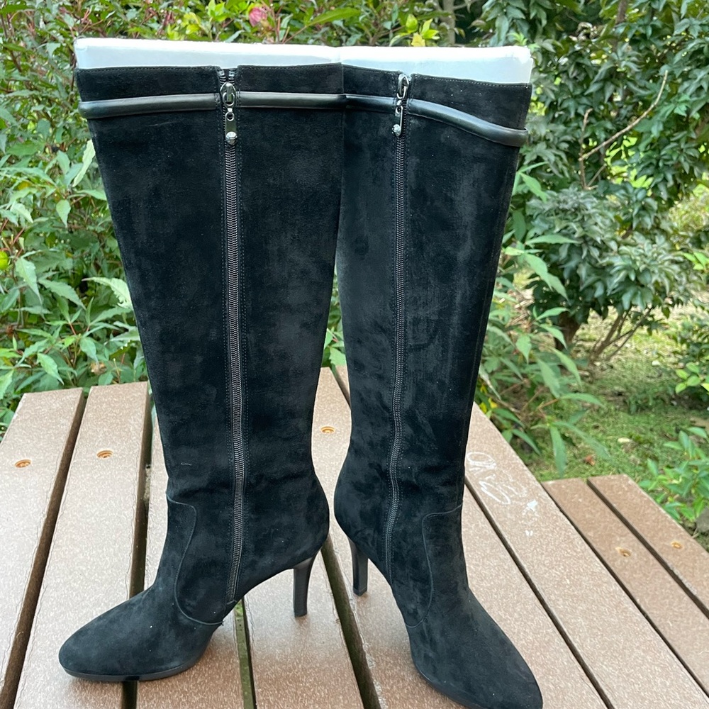 Tahari 'Galaxy' Knee High Women’s Boot - Black Suede SZ 9 M/ NWB